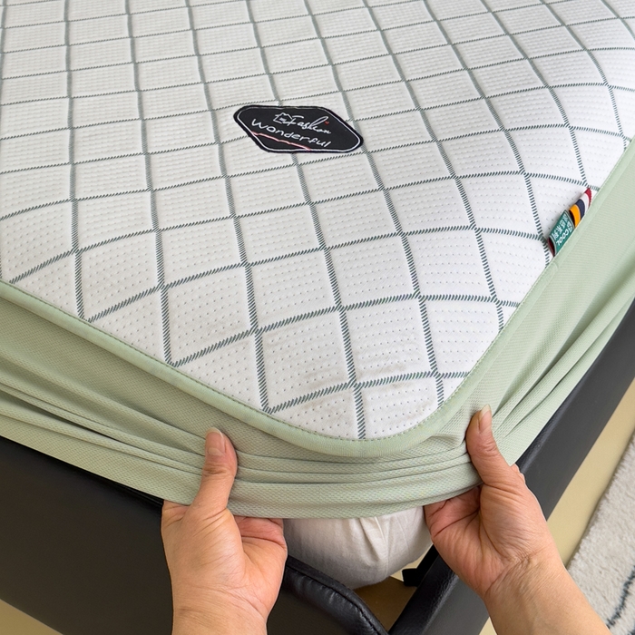 91家纺网 家纺一手货源 找家纺 印季家纺 2026新款轻奢简约凉感丝泡泡席-格调凉席（床笠款） 墨绿