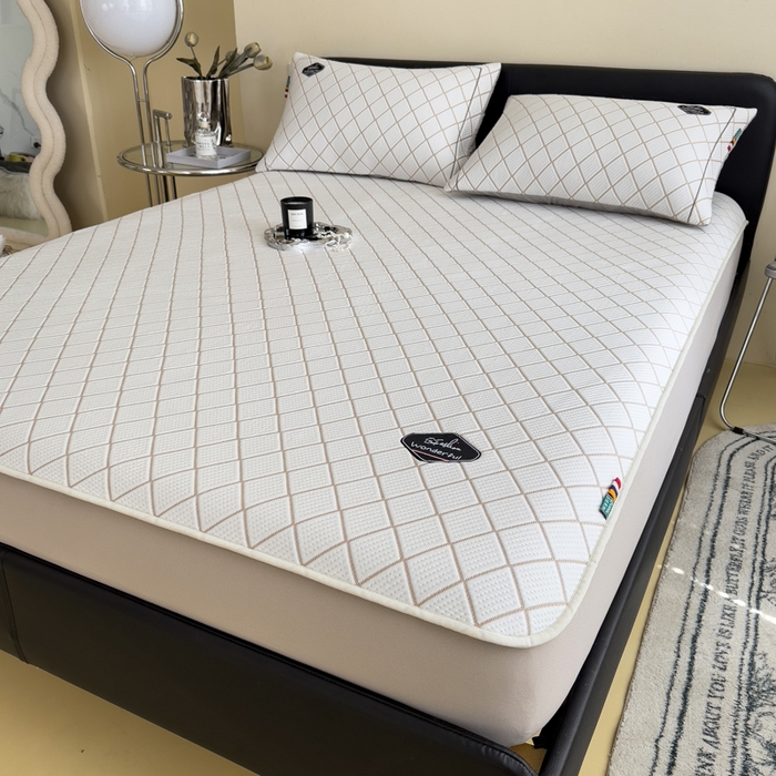 91家纺网 家纺一手货源 找家纺 印季家纺 2026新款轻奢简约凉感丝泡泡席-格调凉席（床笠款） 米黄