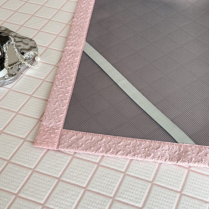 91家纺网 家纺一手货源 找家纺 印季家纺 2026新款轻奢简约凉感丝泡泡席-格调凉席（床笠款） 浅粉