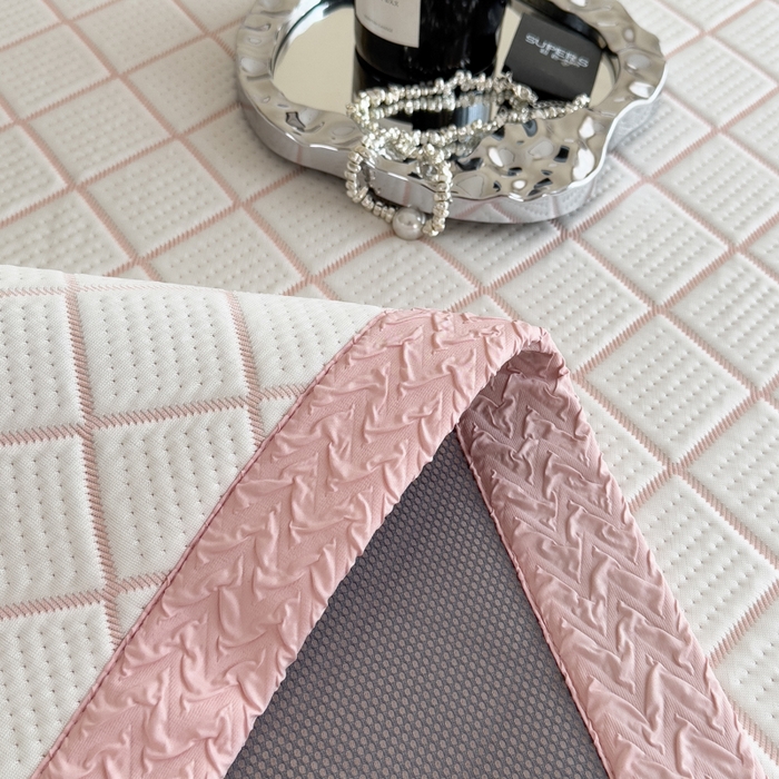 91家纺网 家纺一手货源 找家纺 印季家纺 2026新款轻奢简约凉感丝泡泡席-格调凉席（床笠款） 浅粉