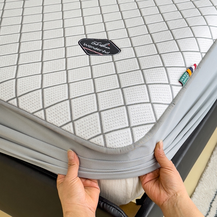 91家纺网 家纺一手货源 找家纺 印季家纺 2026新款轻奢简约凉感丝泡泡席-格调凉席（床笠款） 银灰