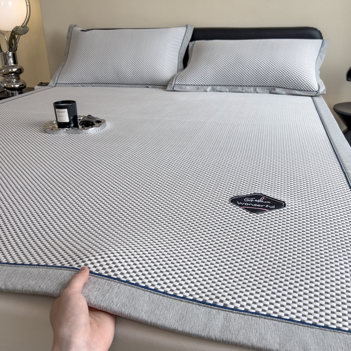 91家纺网 家纺一手货源 找家纺 印季家纺 2026新款凉感系列-华夫格凉感丝软席（床席款） 银灰