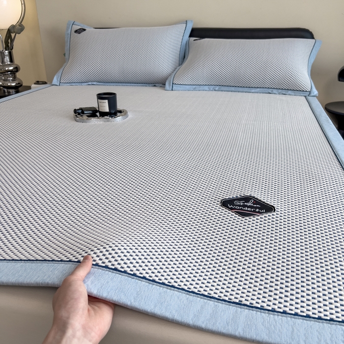 91家纺网 家纺一手货源 找家纺 印季家纺 2026新款凉感系列-华夫格凉感丝软席（床席款） 藏蓝