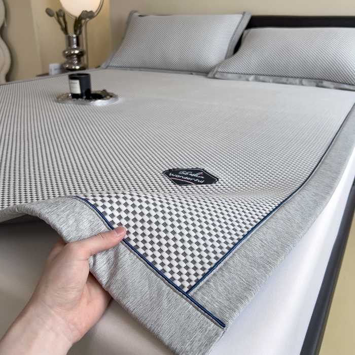 91家纺网 家纺一手货源 找家纺 印季家纺 2026新款凉感系列-华夫格凉感丝软席（床席款） 银灰