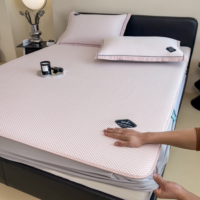 91家纺网 家纺一手货源 找家纺 印季家纺 2026新款凉感系列-华夫格凉感丝软席（床席款） 浅粉