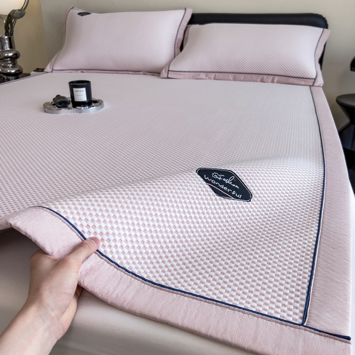 91家纺网 家纺一手货源 找家纺 印季家纺 2026新款凉感系列-华夫格凉感丝软席（床席款） 浅粉