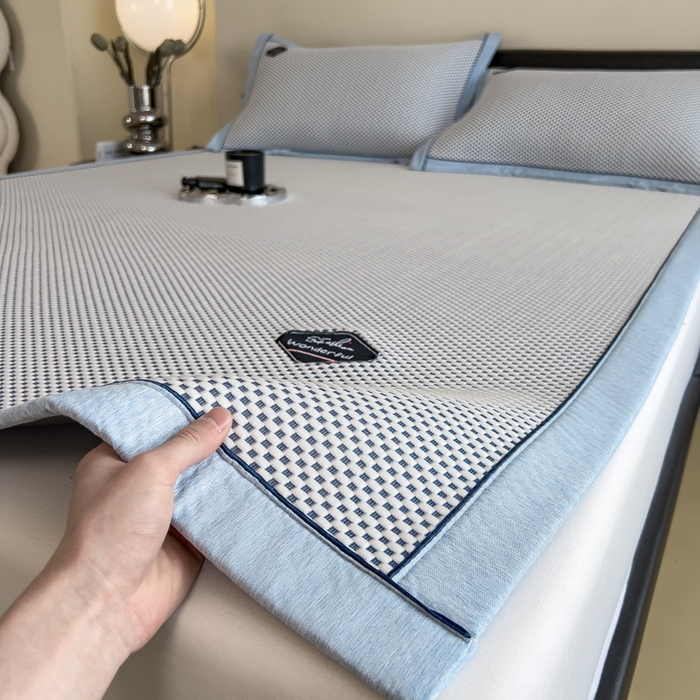 91家纺网 家纺一手货源 找家纺 印季家纺 2026新款凉感系列-华夫格凉感丝软席（床席款） 藏蓝