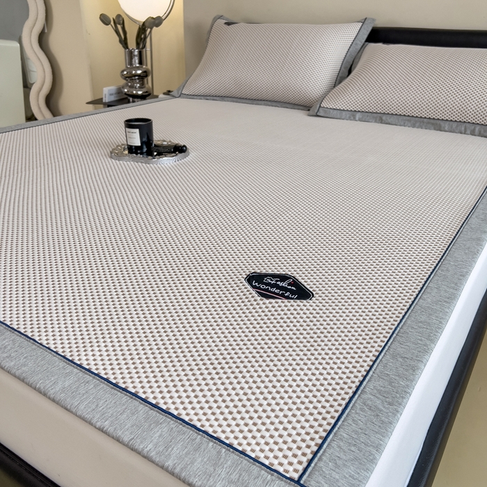 91家纺网 家纺一手货源 找家纺 印季家纺 2026新款凉感系列-华夫格凉感丝软席（床笠款） 米黄