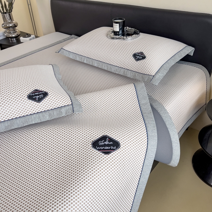 91家纺网 家纺一手货源 找家纺 印季家纺 2026新款凉感系列-华夫格凉感丝软席（床笠款） 米黄