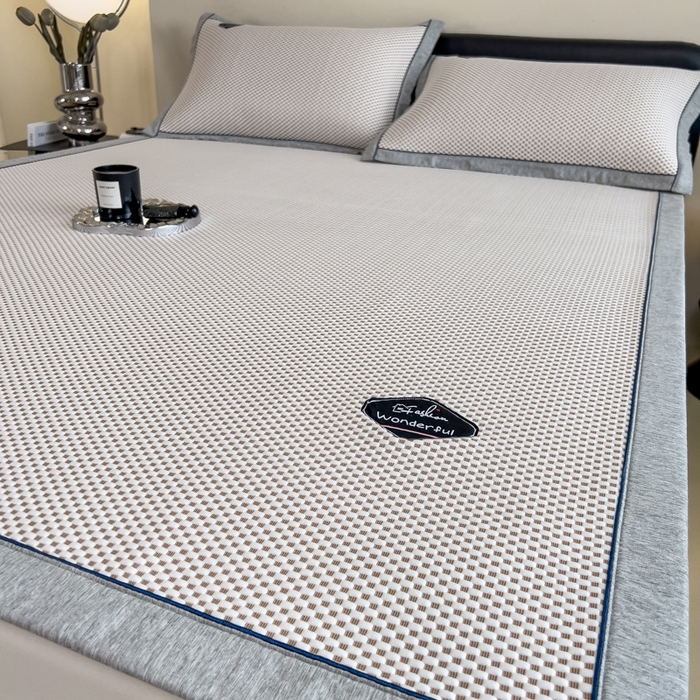 91家纺网 家纺一手货源 找家纺 印季家纺 2026新款凉感系列-华夫格凉感丝软席（床笠款） 米黄