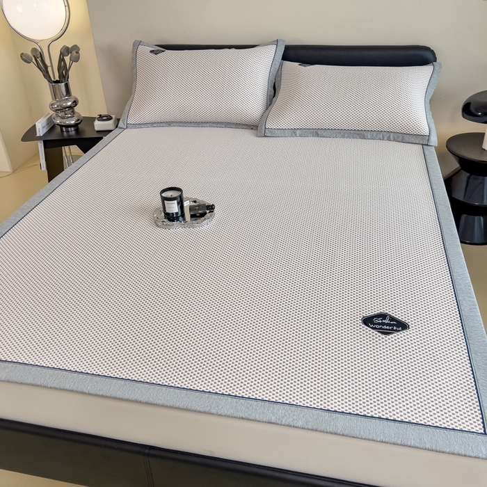 91家纺网 家纺一手货源 找家纺 印季家纺 2026新款凉感系列-华夫格凉感丝软席（床笠款） 米黄