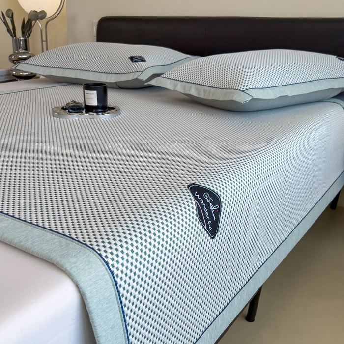 91家纺网 家纺一手货源 找家纺 印季家纺 2026新款凉感系列-华夫格凉感丝软席（床笠款） 墨绿