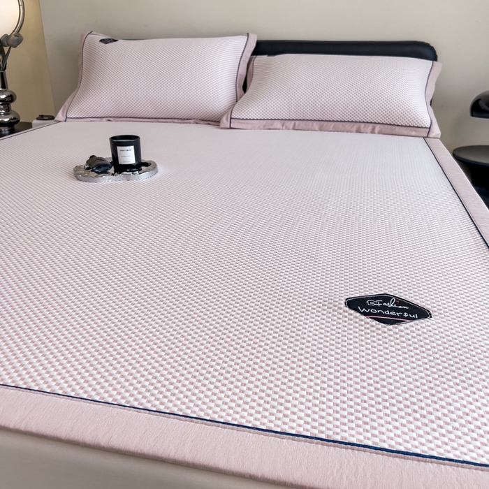 91家纺网 家纺一手货源 找家纺 印季家纺 2026新款凉感系列-华夫格凉感丝软席（床笠款） 浅粉