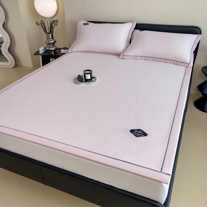 91家纺网 家纺一手货源 找家纺 印季家纺 2026新款凉感系列-华夫格凉感丝软席（床笠款） 浅粉