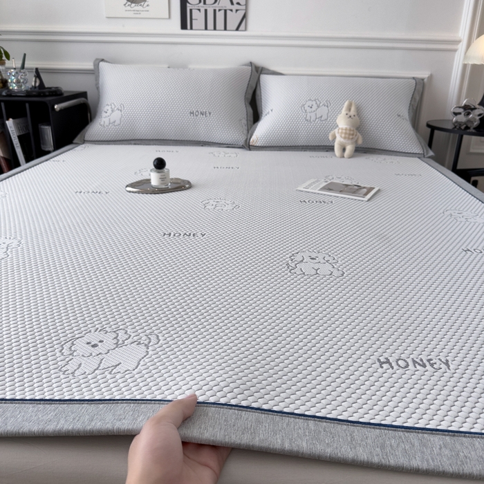 印季家纺 2026新款凉感系列-卡通凉感丝泡泡软席（床席款） 小狗-灰