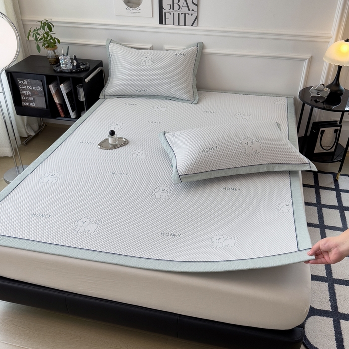 91家纺网 家纺一手货源 找家纺 印季家纺 2026新款凉感系列-卡通凉感丝泡泡软席（床席款） 小狗-绿