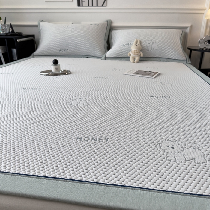 91家纺网 家纺一手货源 找家纺 印季家纺 2026新款凉感系列-卡通凉感丝泡泡软席（床席款） 小狗-绿