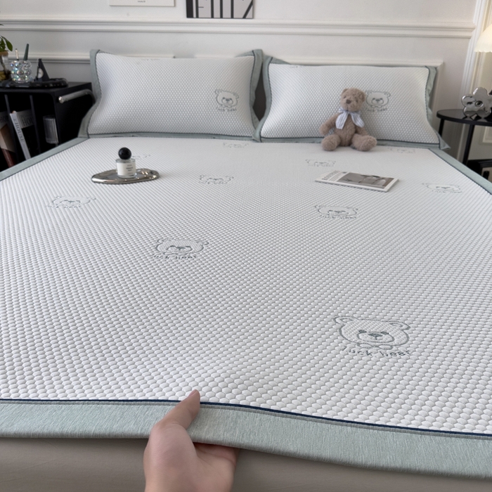 印季家纺 2026新款凉感系列-卡通凉感丝泡泡软席（床席款） 小熊-绿