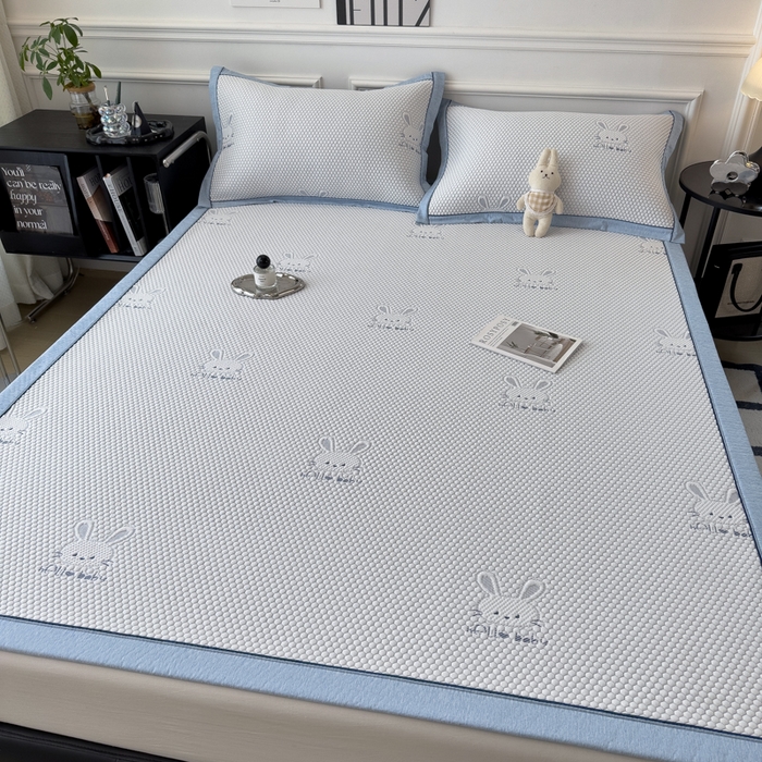 91家纺网 家纺一手货源 找家纺 印季家纺 2026新款凉感系列-卡通凉感丝泡泡软席（床席款） 兔子-蓝