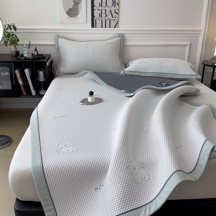 91家纺网 家纺一手货源 找家纺 印季家纺 2026新款凉感系列-卡通凉感丝泡泡软席（床席款） 小狗-绿