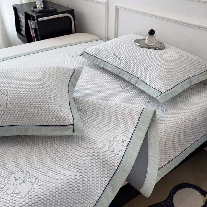 91家纺网 家纺一手货源 找家纺 印季家纺 2026新款凉感系列-卡通凉感丝泡泡软席（床席款） 小狗-绿