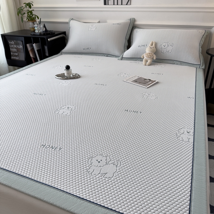 91家纺网 家纺一手货源 找家纺 印季家纺 2026新款凉感系列-卡通凉感丝泡泡软席（床席款） 小狗-绿