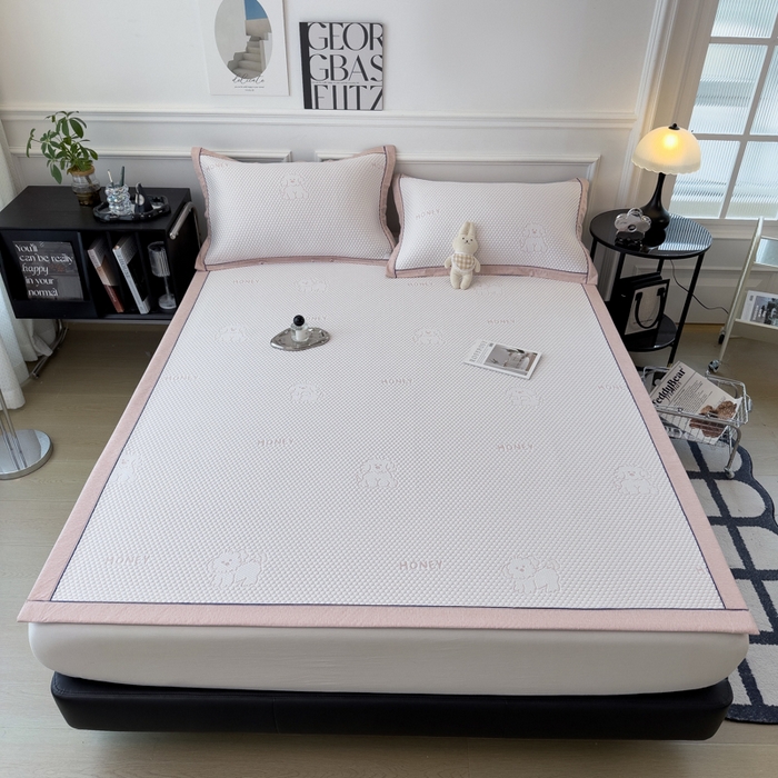 91家纺网 家纺一手货源 找家纺 印季家纺 2026新款凉感系列-卡通凉感丝泡泡软席（床席款） 小狗-粉