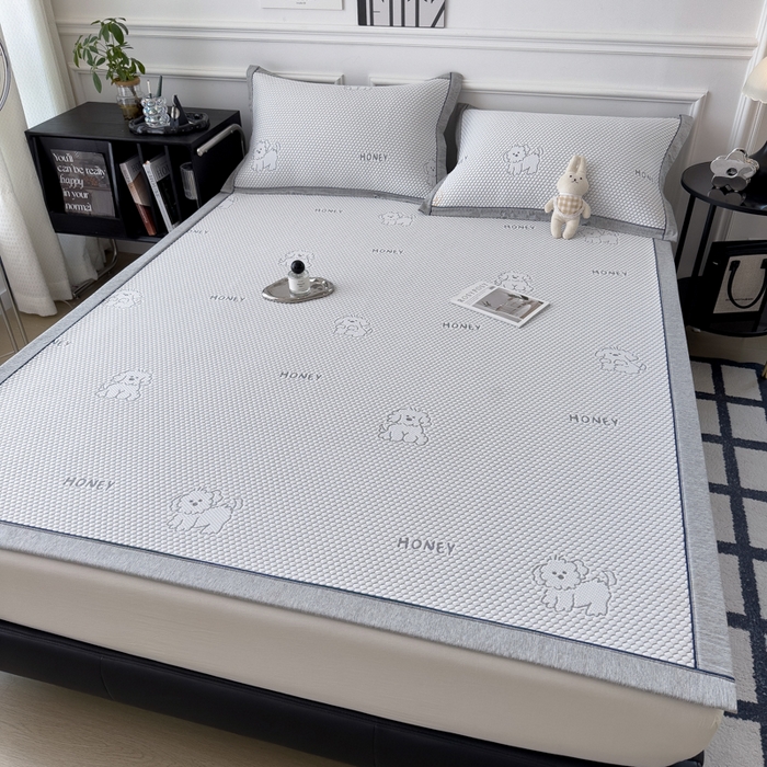 91家纺网 家纺一手货源 找家纺 印季家纺 2026新款凉感系列-卡通凉感丝泡泡软席（床席款） 小狗-灰