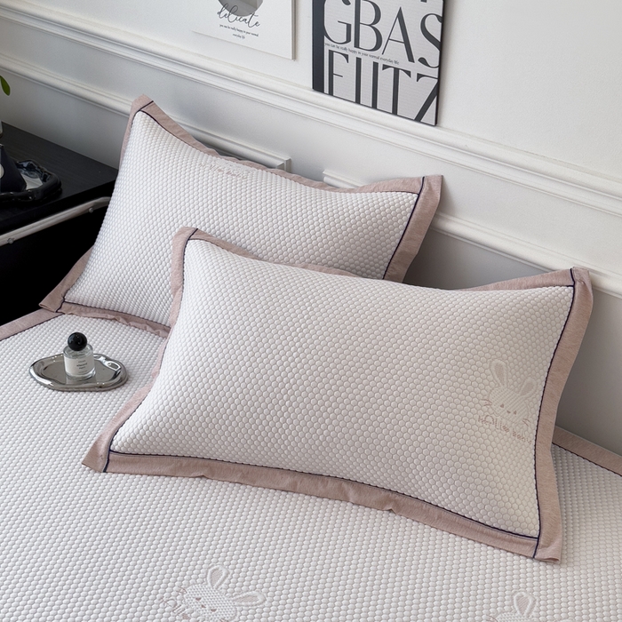 91家纺网 家纺一手货源 找家纺 印季家纺 2026新款凉感系列-卡通凉感丝泡泡软席（床席款） 兔子-粉