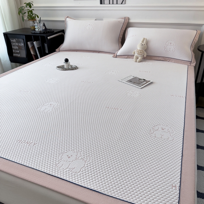 91家纺网 家纺一手货源 找家纺 印季家纺 2026新款凉感系列-卡通凉感丝泡泡软席（床席款） 小狗-粉