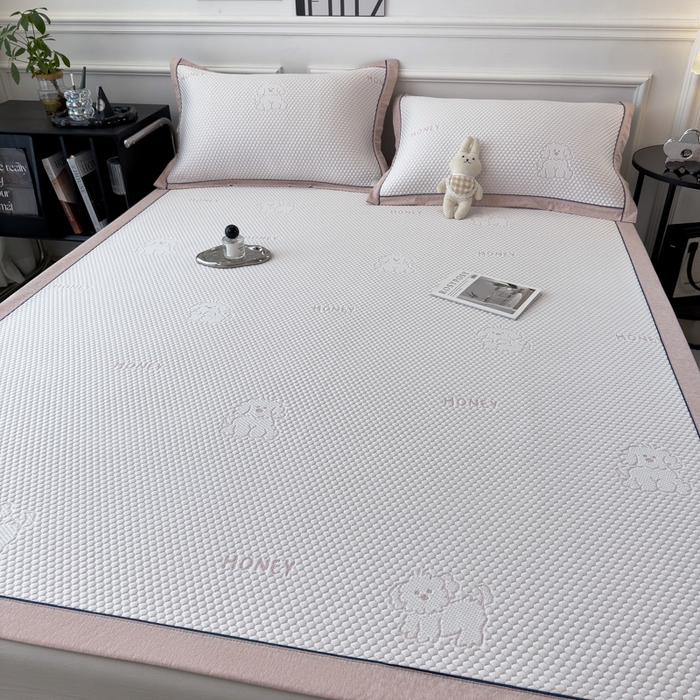 91家纺网 家纺一手货源 找家纺 印季家纺 2026新款凉感系列-卡通凉感丝泡泡软席（床席款） 小狗-粉