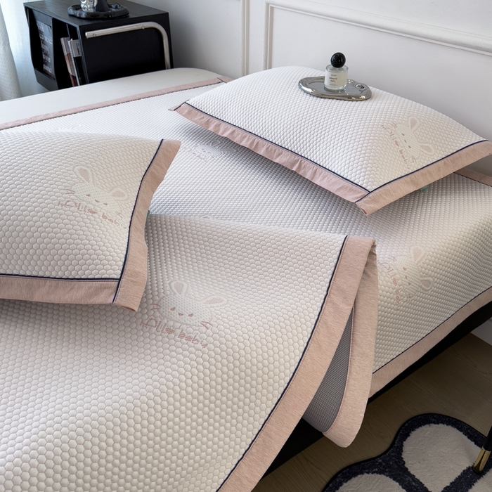 91家纺网 家纺一手货源 找家纺 印季家纺 2026新款凉感系列-卡通凉感丝泡泡软席（床席款） 兔子-粉