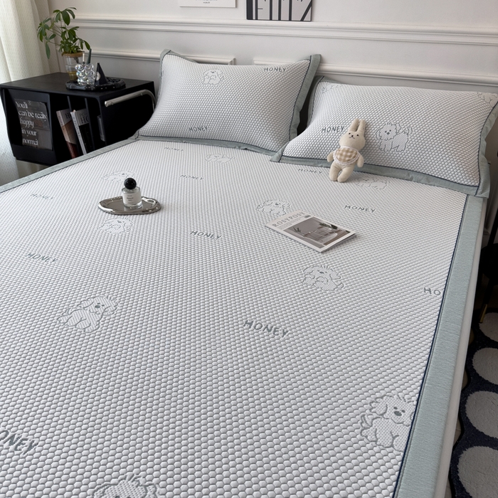 91家纺网 家纺一手货源 找家纺 印季家纺 2026新款凉感系列-卡通凉感丝泡泡软席（床席款） 小狗-绿