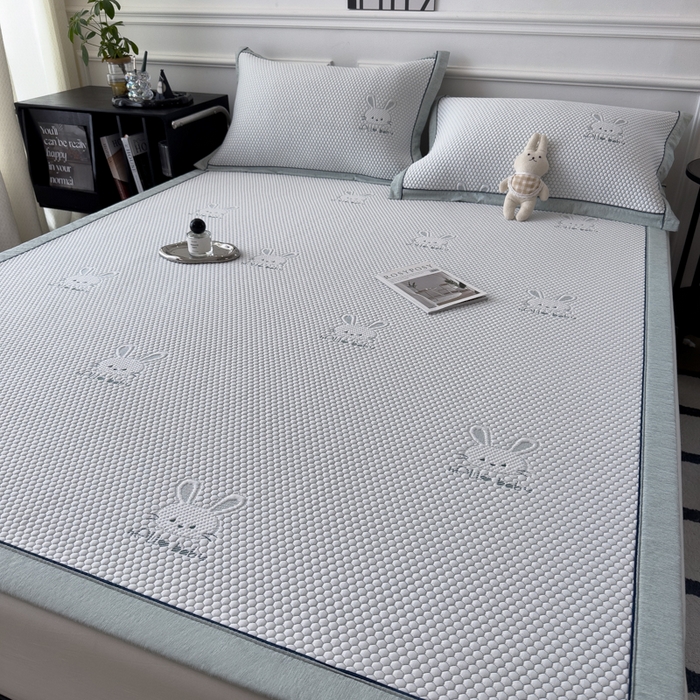 91家纺网 家纺一手货源 找家纺 印季家纺 2026新款凉感系列-卡通凉感丝泡泡软席（床席款） 兔子-绿