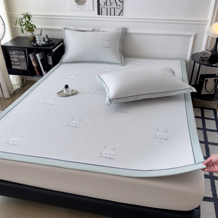 91家纺网 家纺一手货源 找家纺 印季家纺 2026新款凉感系列-卡通凉感丝泡泡软席（床席款） 兔子-绿