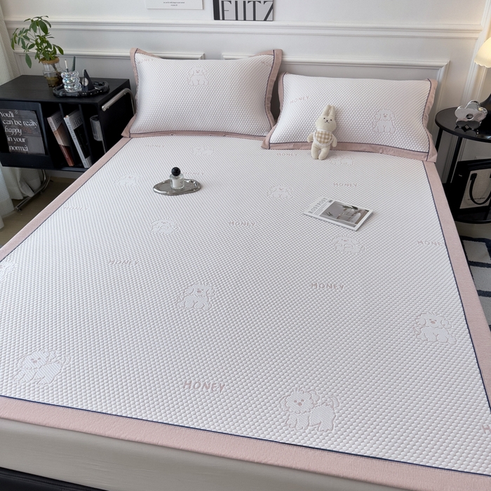 91家纺网 家纺一手货源 找家纺 印季家纺 2026新款凉感系列-卡通凉感丝泡泡软席（床席款） 小狗-粉