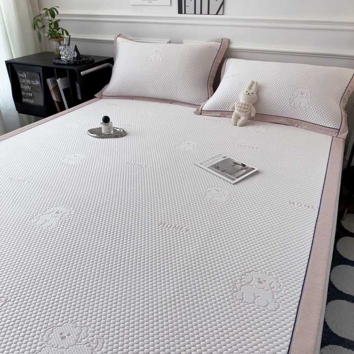 91家纺网 家纺一手货源 找家纺 印季家纺 2026新款凉感系列-卡通凉感丝泡泡软席（床席款） 小狗-粉