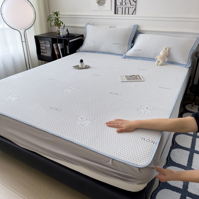 91家纺网 家纺一手货源 找家纺 （总）印季家纺 2026新款凉感系列-卡通凉感丝泡泡软席（床笠款）