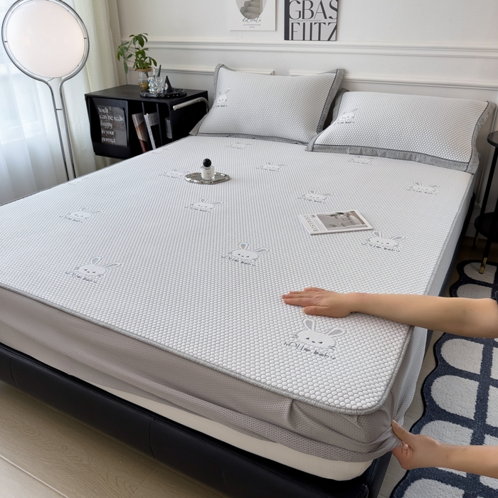 91家纺网 家纺一手货源 找家纺 （总）印季家纺 2026新款凉感系列-卡通凉感丝泡泡软席（床笠款）