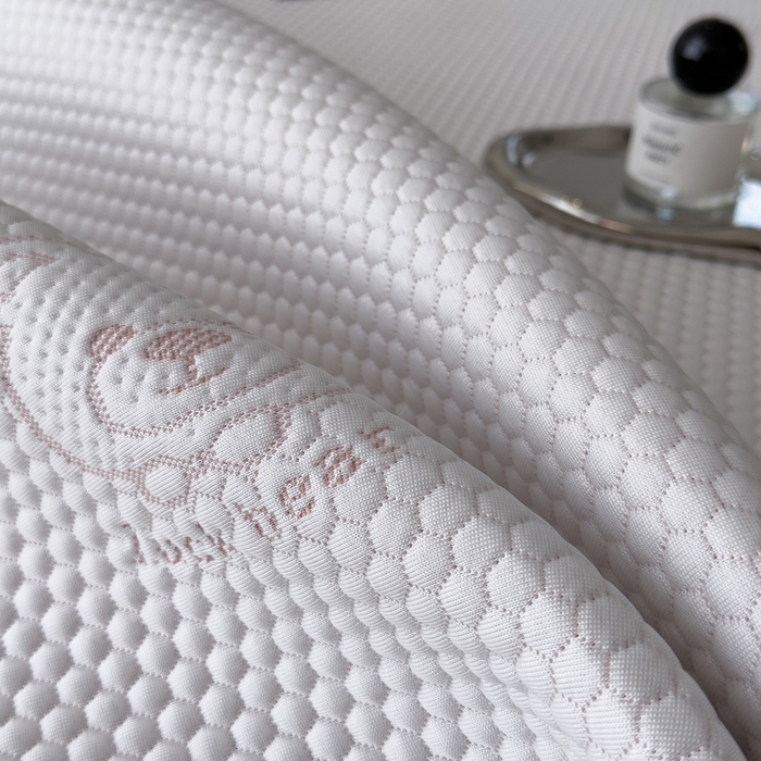 91家纺网 家纺一手货源 找家纺 印季家纺 2026新款凉感系列-卡通凉感丝泡泡软席（床笠款） 小熊-粉