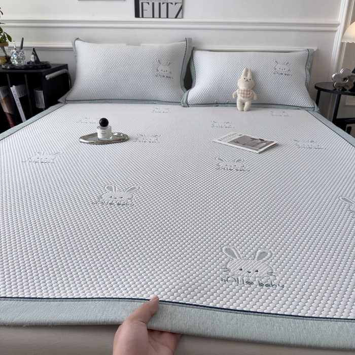 91家纺网 家纺一手货源 找家纺 印季家纺 2026新款凉感系列-卡通凉感丝泡泡软席（床笠款） 兔子-绿