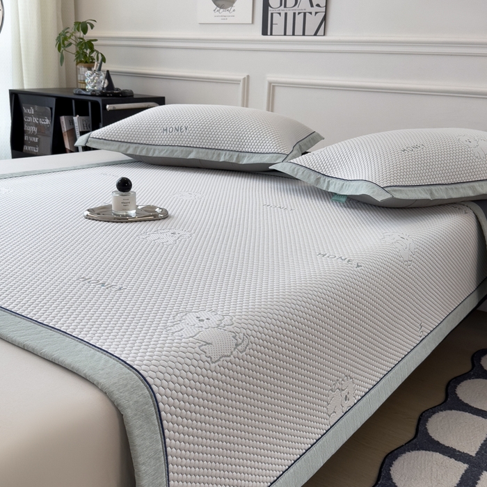 91家纺网 家纺一手货源 找家纺 印季家纺 2026新款凉感系列-卡通凉感丝泡泡软席（床笠款） 小狗-绿