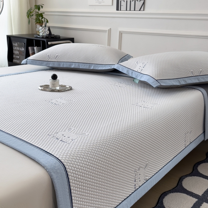 91家纺网 家纺一手货源 找家纺 印季家纺 2026新款凉感系列-卡通凉感丝泡泡软席（床笠款） 兔子-蓝