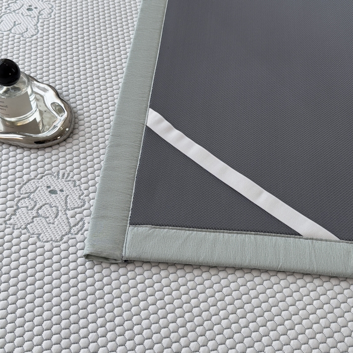 91家纺网 家纺一手货源 找家纺 印季家纺 2026新款凉感系列-卡通凉感丝泡泡软席（床笠款） 小狗-绿