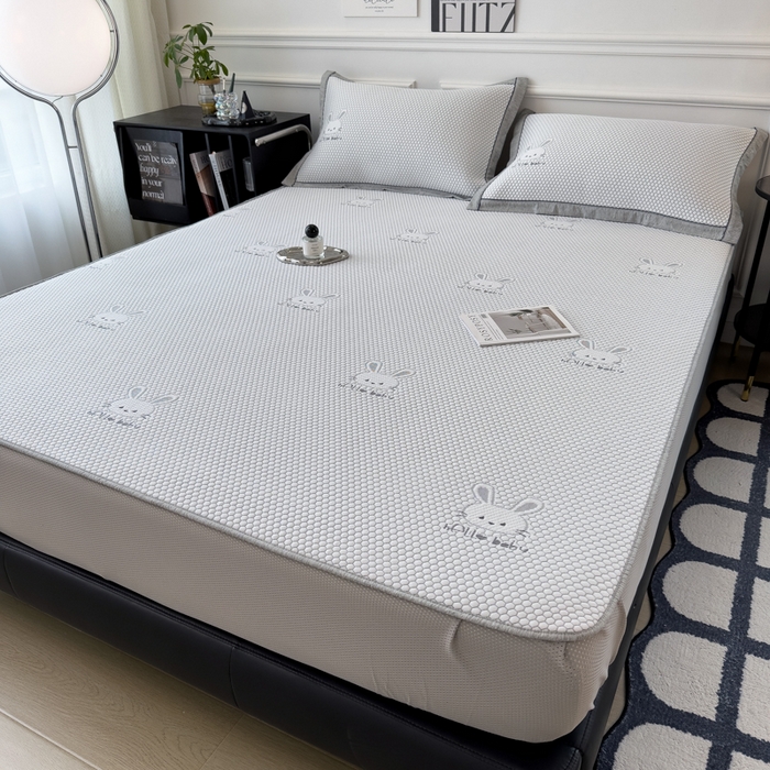 91家纺网 家纺一手货源 找家纺 印季家纺 2026新款凉感系列-卡通凉感丝泡泡软席（床笠款） 兔子-灰