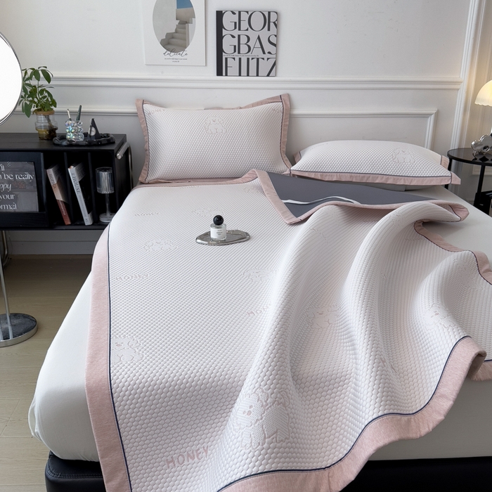 91家纺网 家纺一手货源 找家纺 印季家纺 2026新款凉感系列-卡通凉感丝泡泡软席（床笠款） 小狗-粉