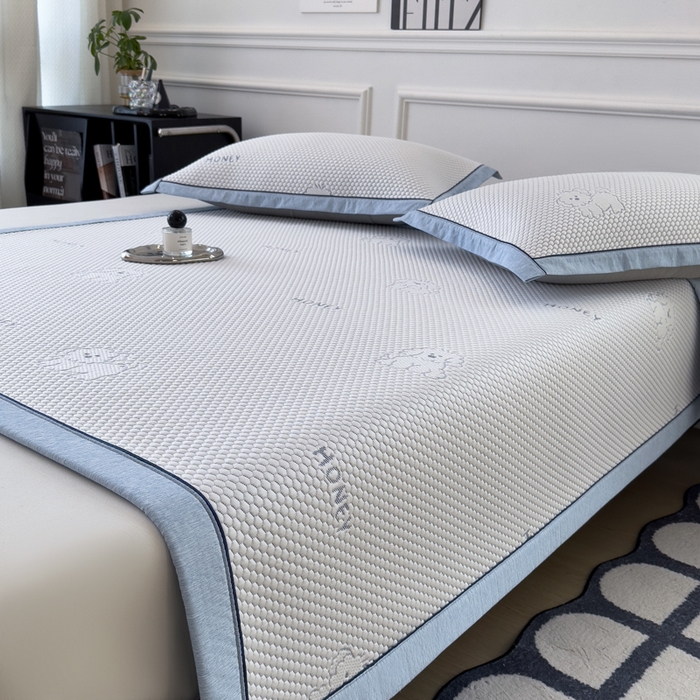 91家纺网 家纺一手货源 找家纺 印季家纺 2026新款凉感系列-卡通凉感丝泡泡软席（床笠款） 小狗-蓝