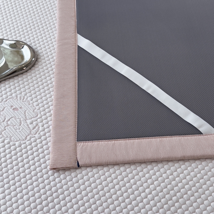 91家纺网 家纺一手货源 找家纺 印季家纺 2026新款凉感系列-卡通凉感丝泡泡软席（床笠款） 小狗-粉