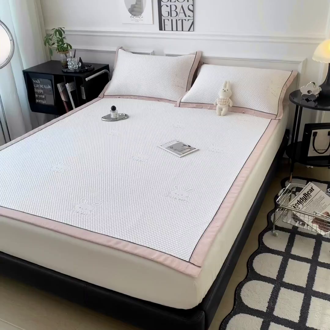 91家纺网 家纺一手货源 找家纺 （总）印季家纺 2026新款凉感系列-卡通凉感丝泡泡软席（床笠款）