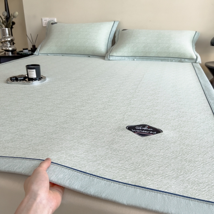 91家纺网 家纺一手货源 找家纺 印季家纺 2026新款凉感系列-丝滑凉感丝软席（床笠款） 肌理纹-绿色